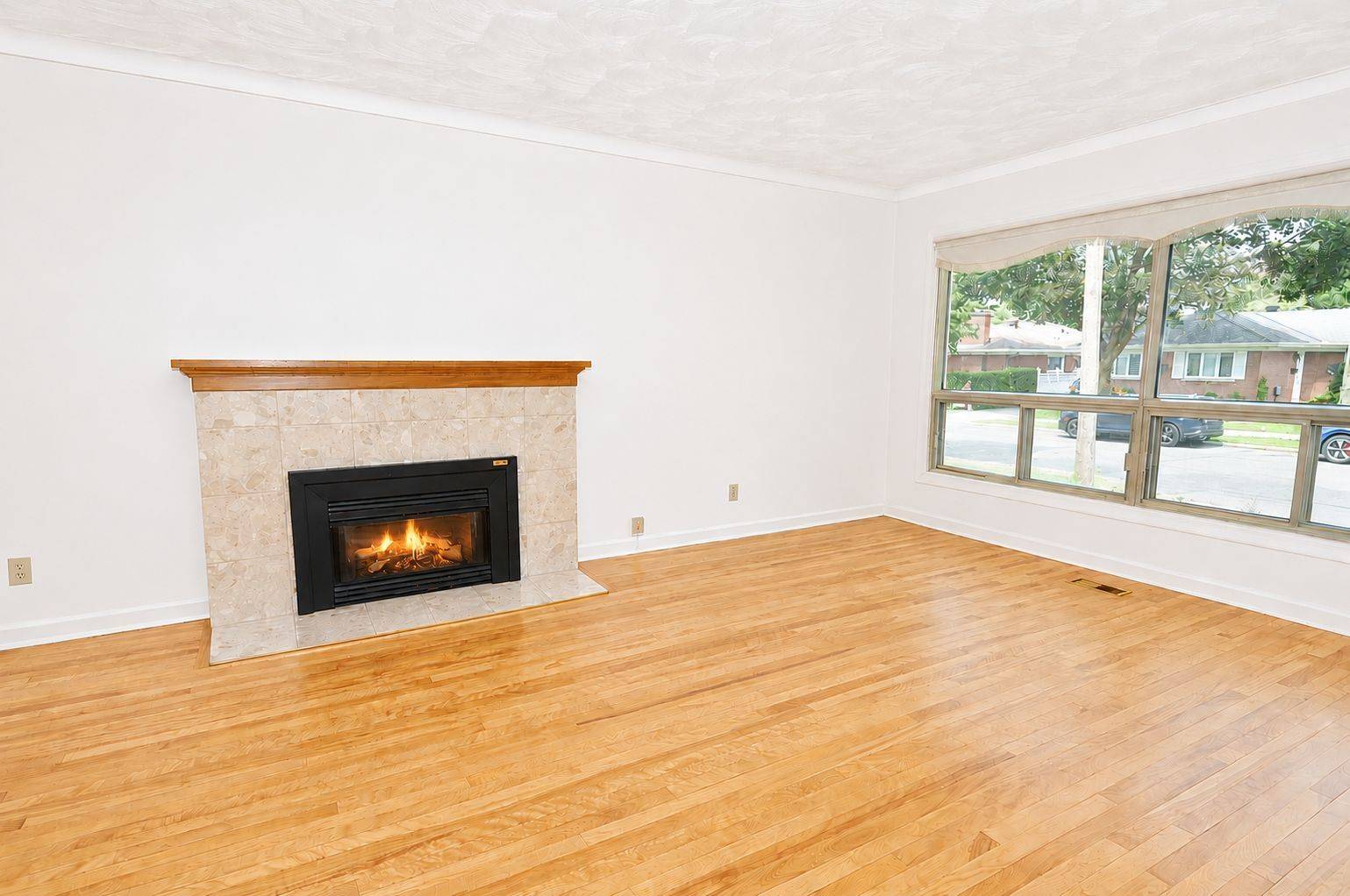 2148 Iris ST, Belair Park - Copeland Park And Area, ON K2C 1B3