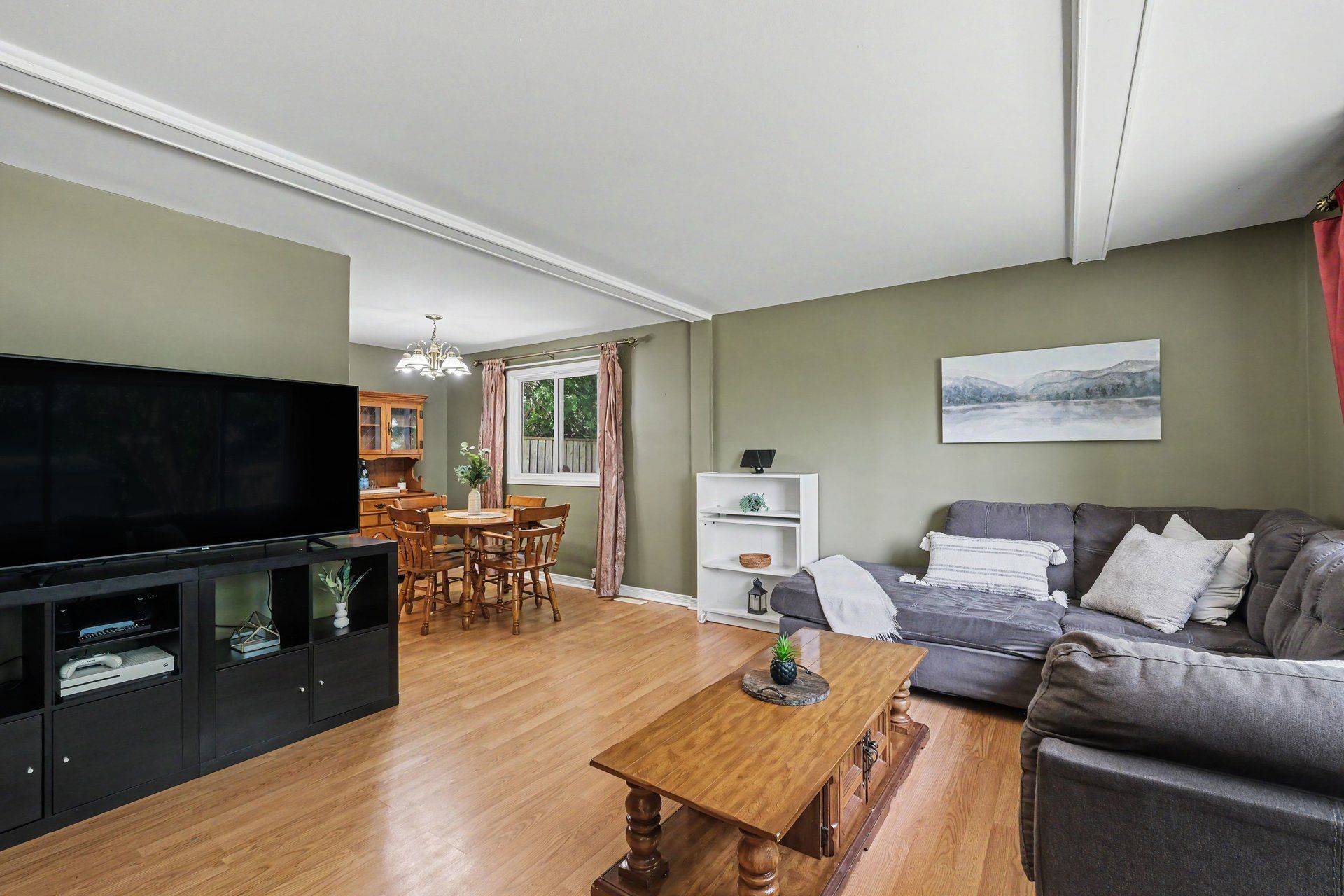 17 Cassell LN, Rideau Lakes, ON K7A 4S5