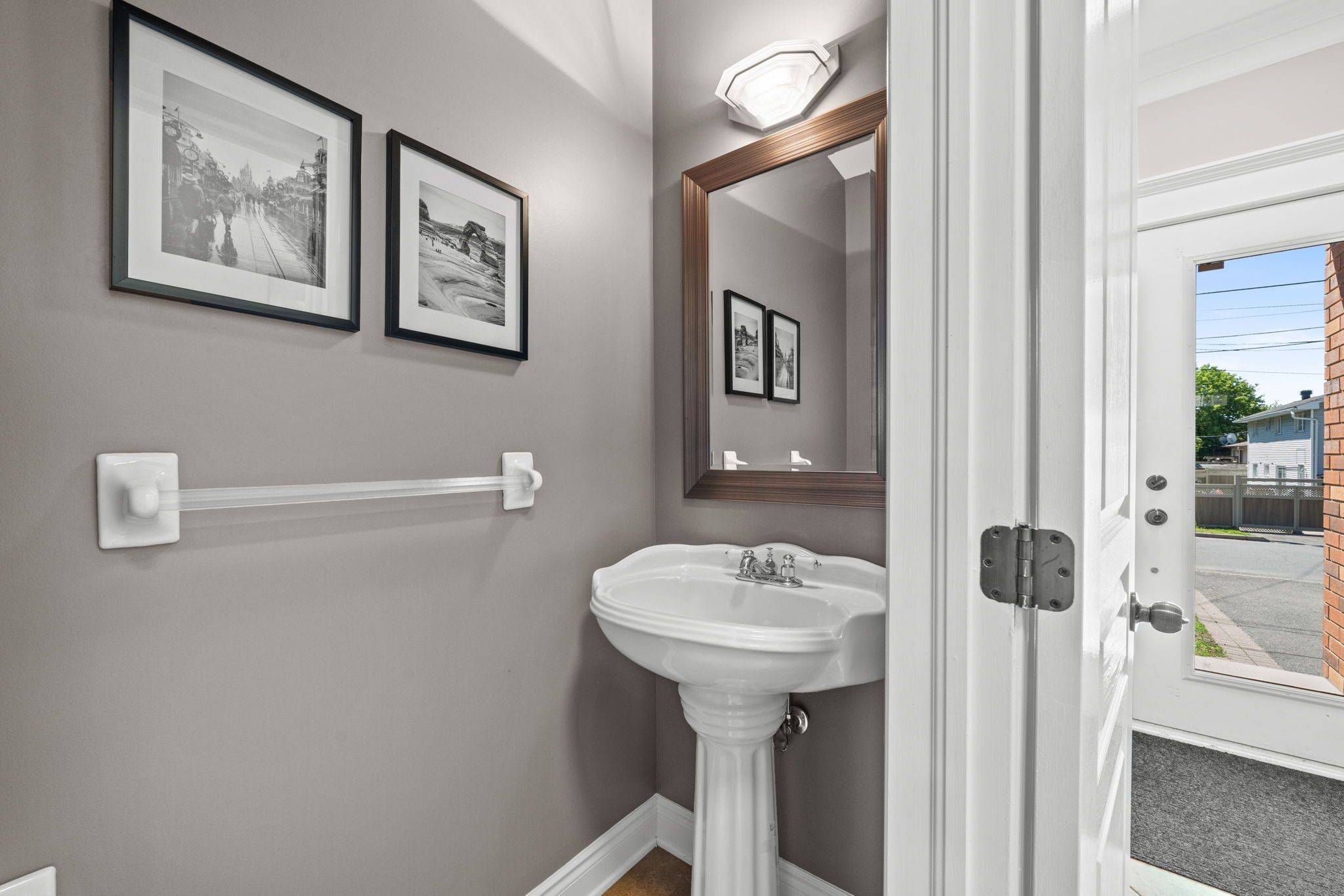 2803 St. Stephen's ST, Britannia Heights - Queensway Terrace N And Area, ON K2B 1B6