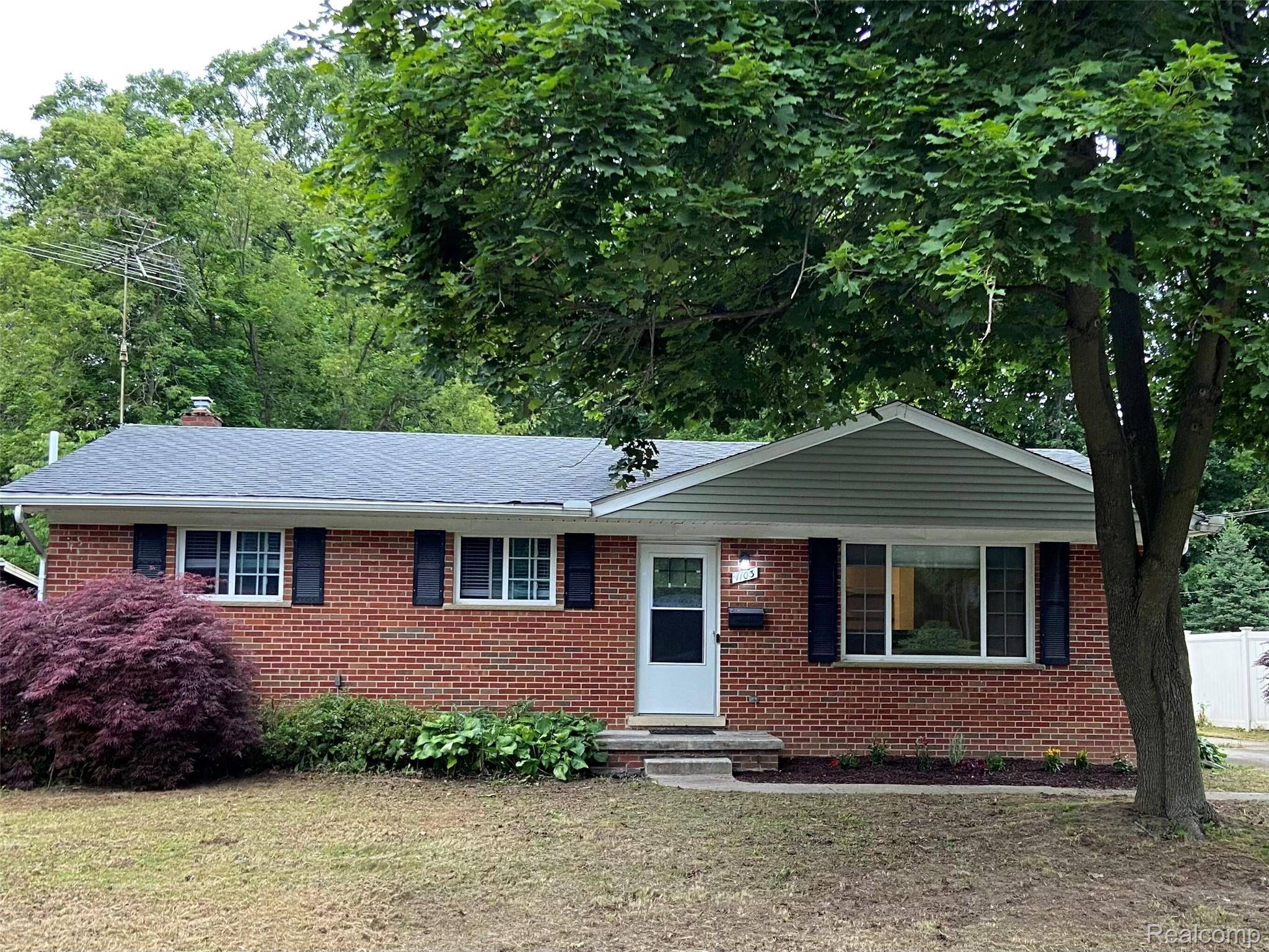 1103 Ravenwood ST, Ann Arbor, MI 48103