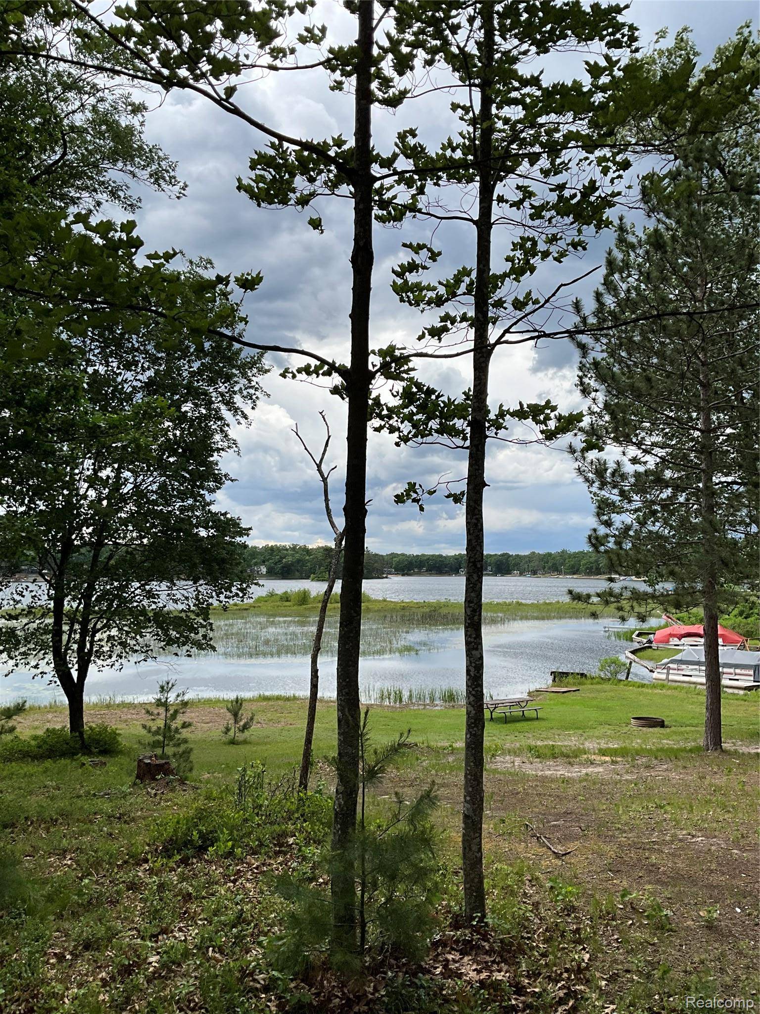 2192 Lake RD S, Plainfield Township, MI 48748