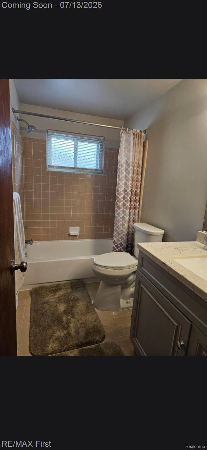 27771 Lorenz ST, Madison Heights, MI 48071