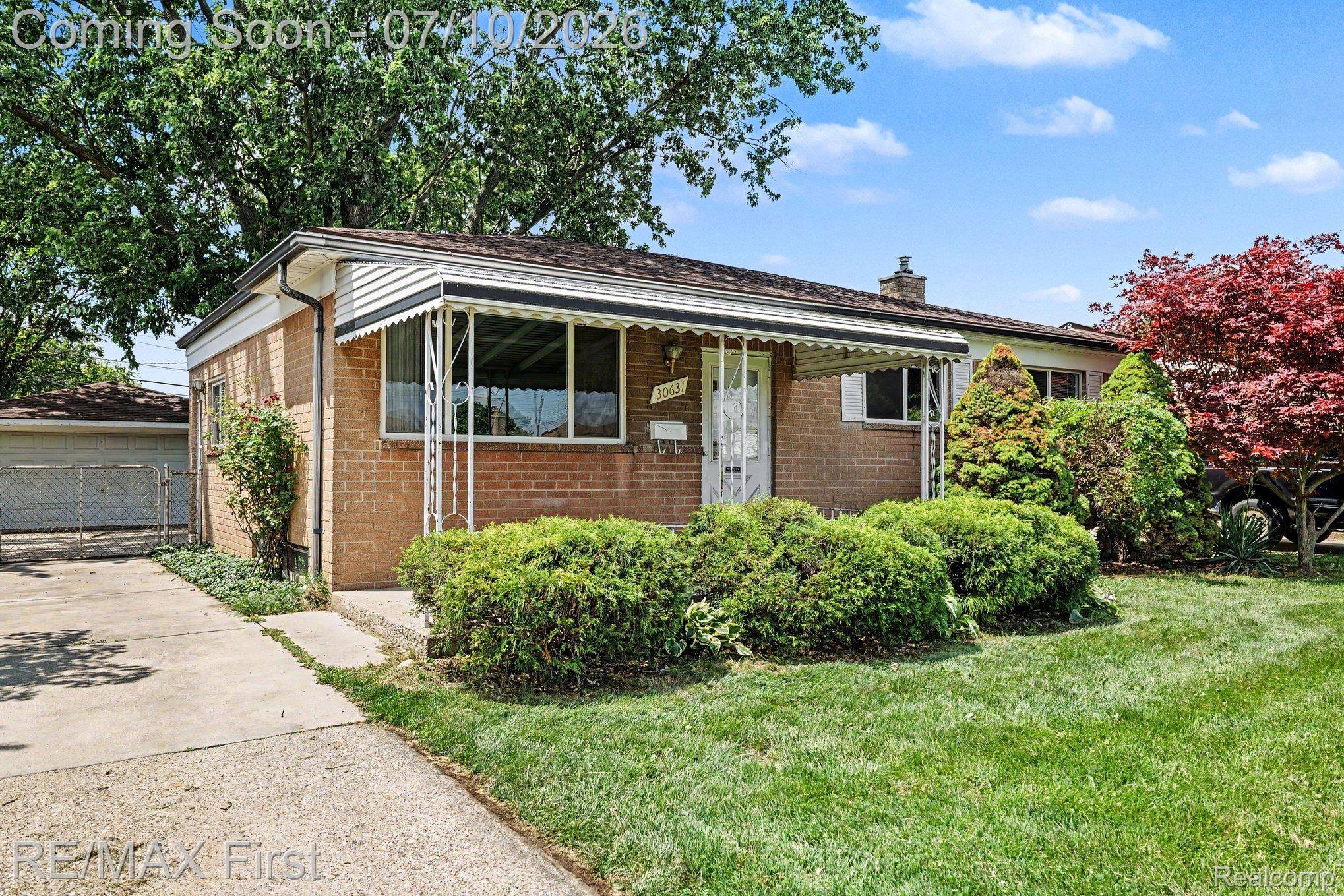 30631 Pinto DR, Warren, MI 48093