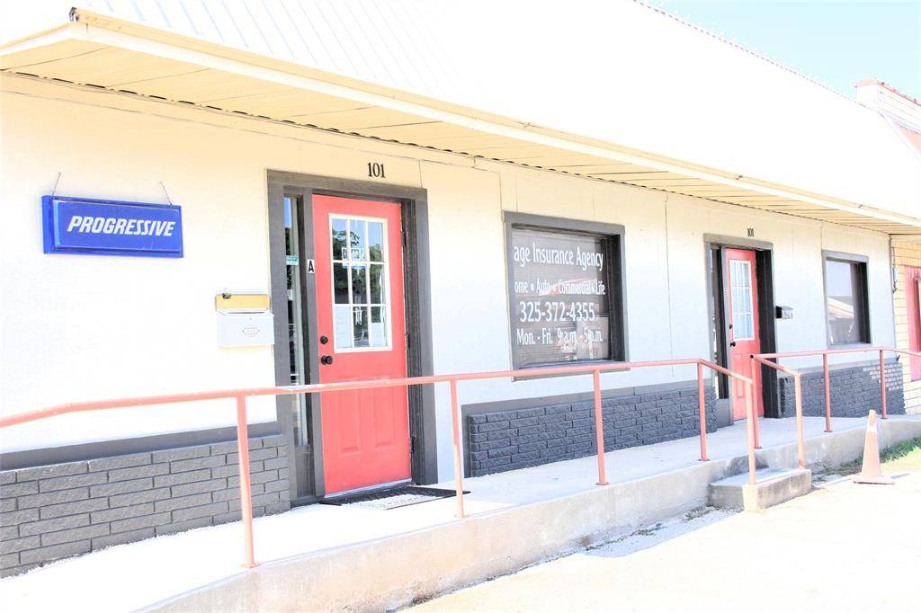 101 E Wallace Street, San Saba, TX 76877