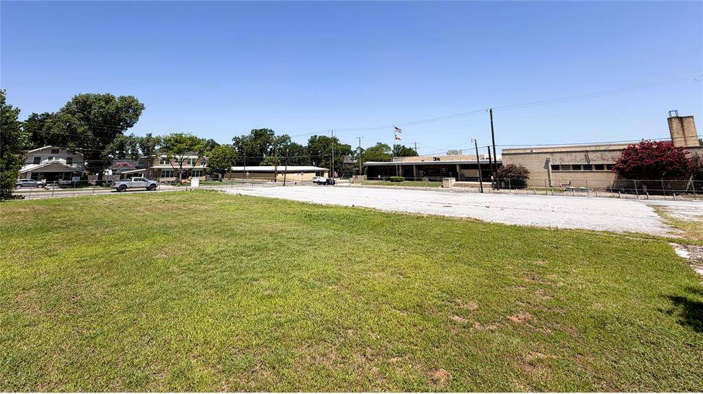 920 N Center Street, Bonham, TX 75418