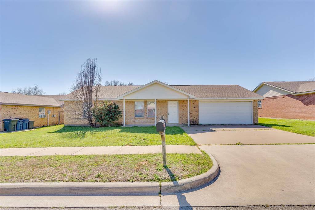 306 Kathy Lane, Granbury, TX 76049