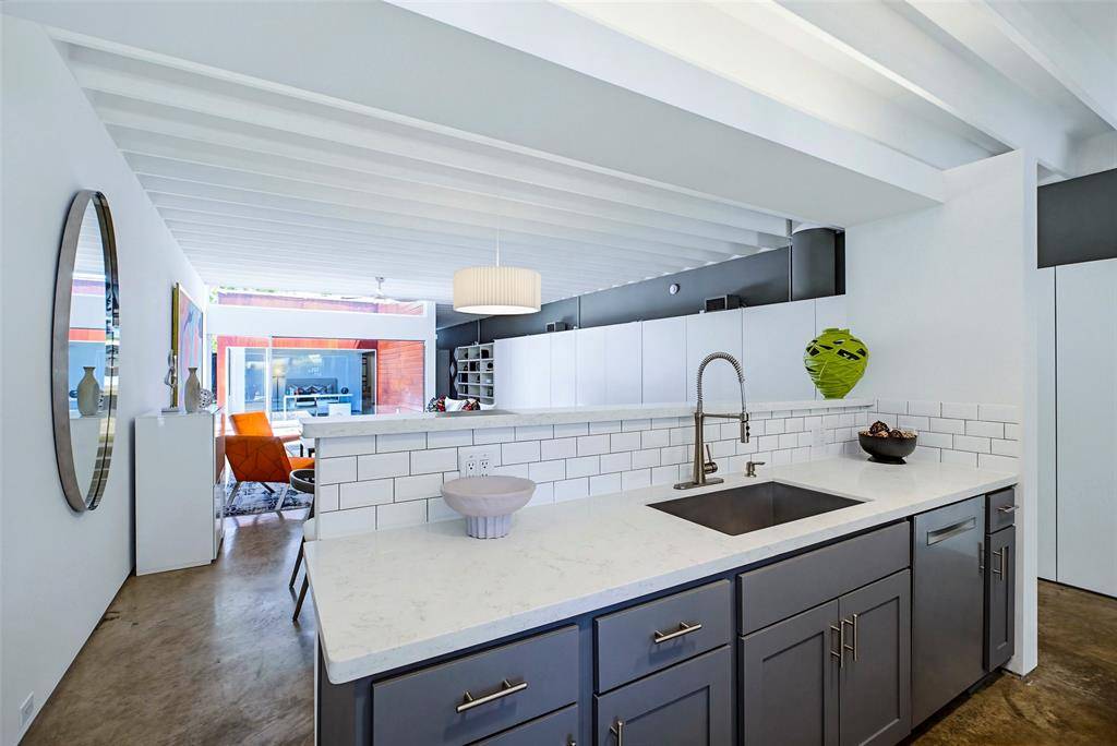 2714 Throckmorton Street #B, Dallas, TX 75219