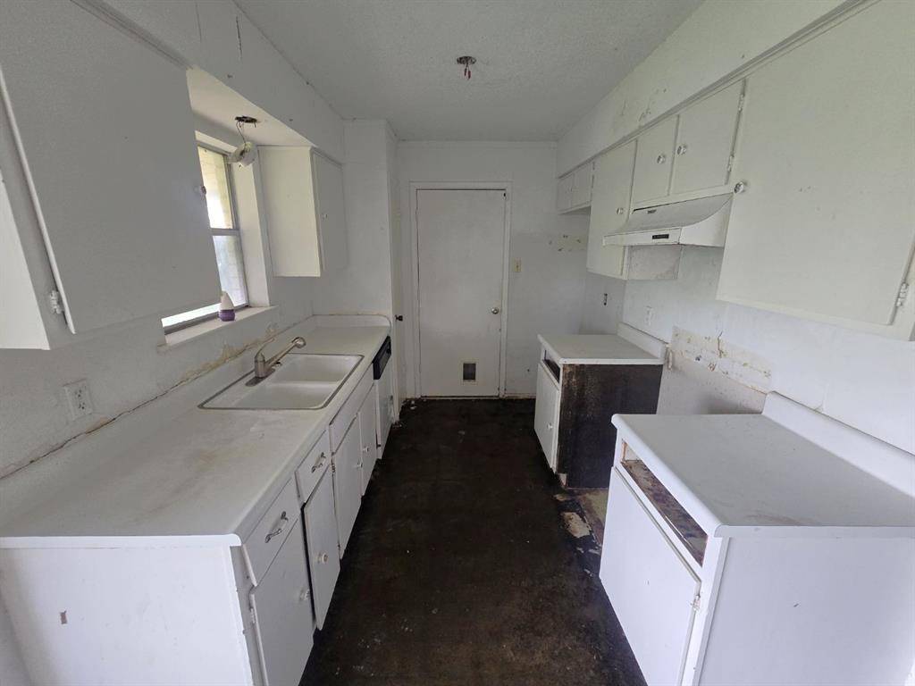 1608 Lee Street, Kaufman, TX 75142