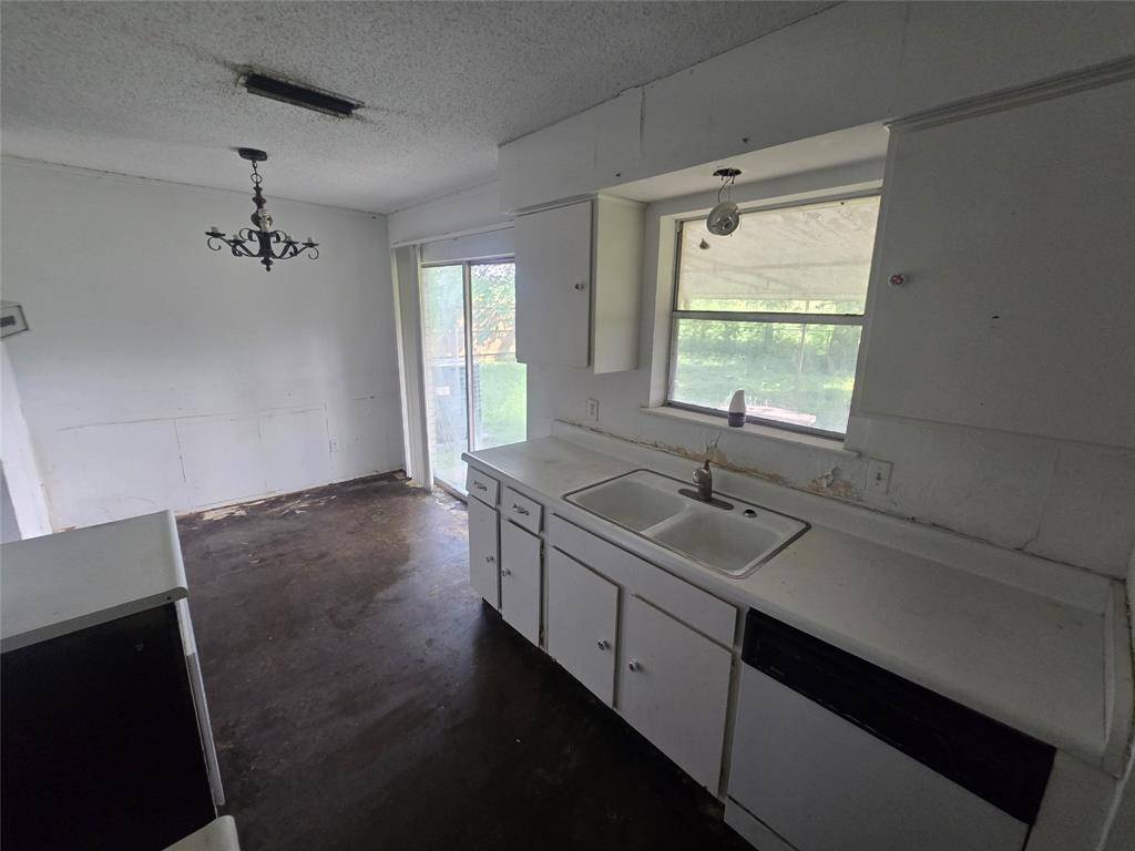 1608 Lee Street, Kaufman, TX 75142