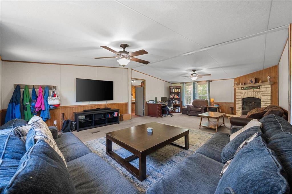 200 Private Road 5828, Fruitvale, TX 75127
