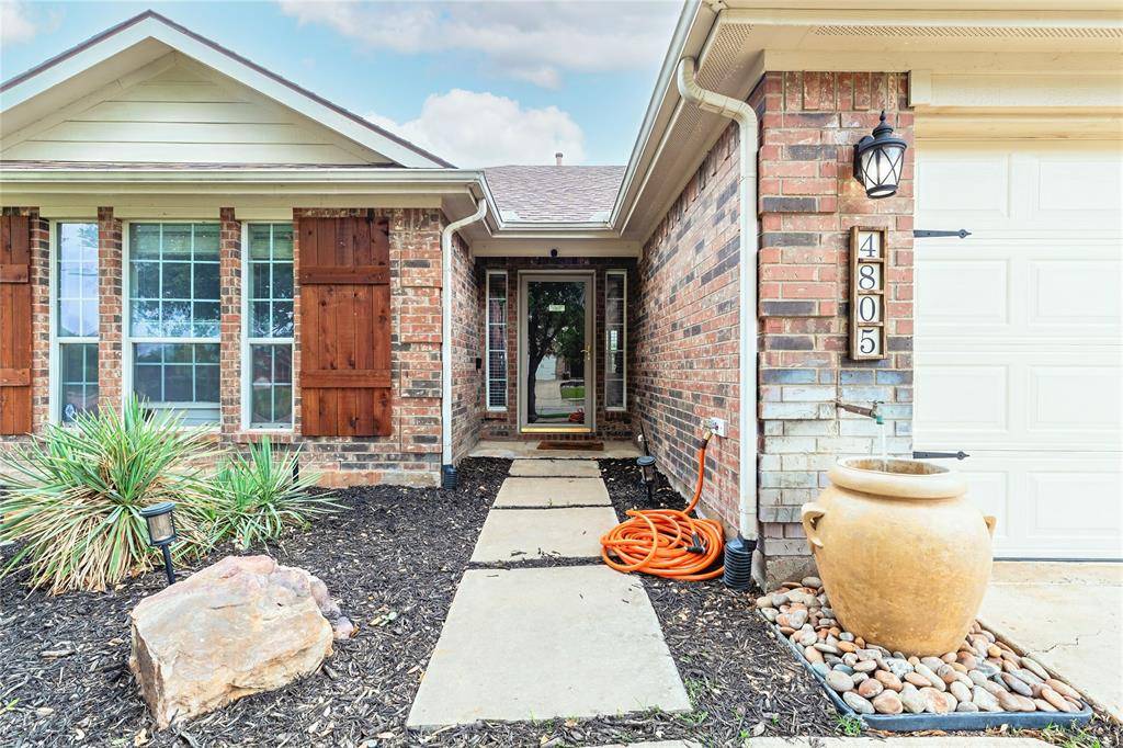 4805 Cliburn Drive, Fort Worth, TX 76244