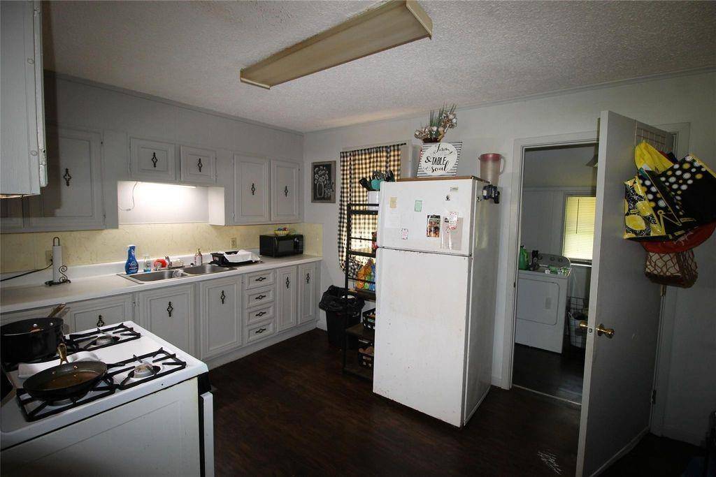 417 Myrtle Drive #A/B, Jacksonville, TX 75766