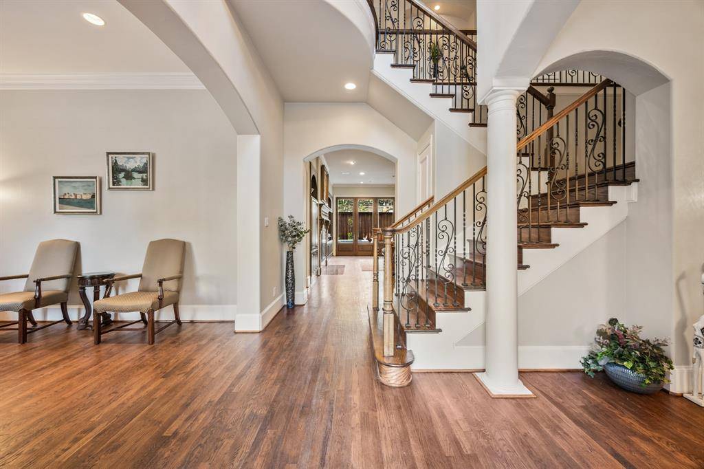 7215 Centenary Avenue, Dallas, TX 75225