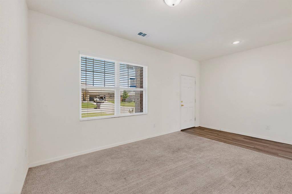 2601 Beech Creek Road, Glenn Heights, TX 75154