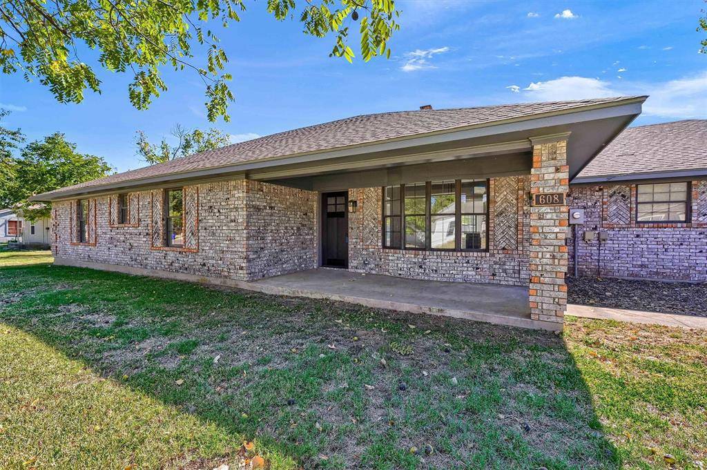 608 North Avenue, Whitesboro, TX 76273