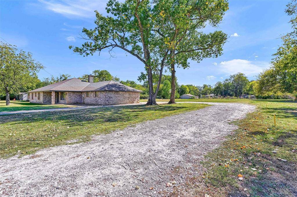 608 North Avenue, Whitesboro, TX 76273