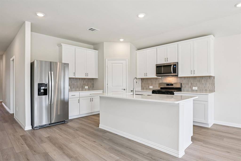 1930 Furlong Drive, Seagoville, TX 75159
