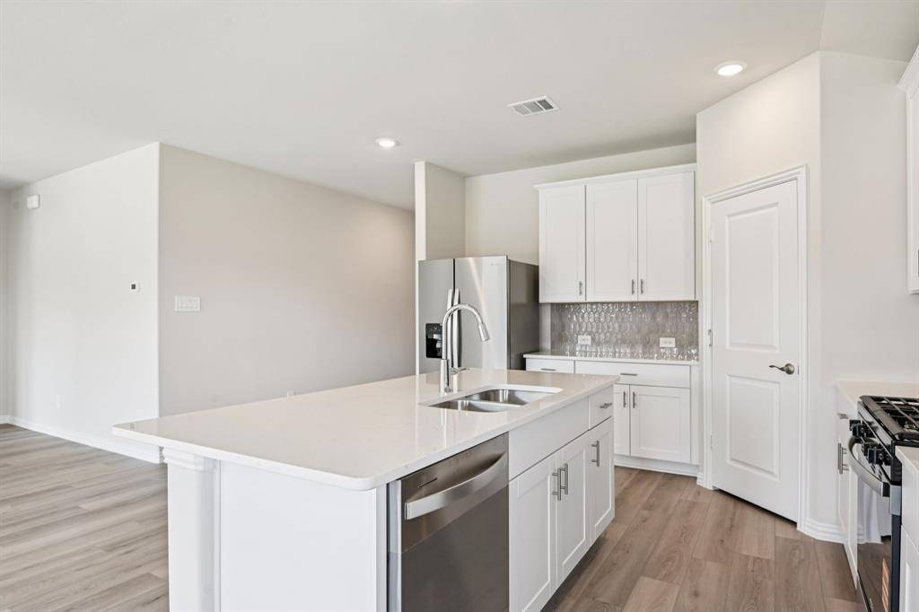 1930 Furlong Drive, Seagoville, TX 75159