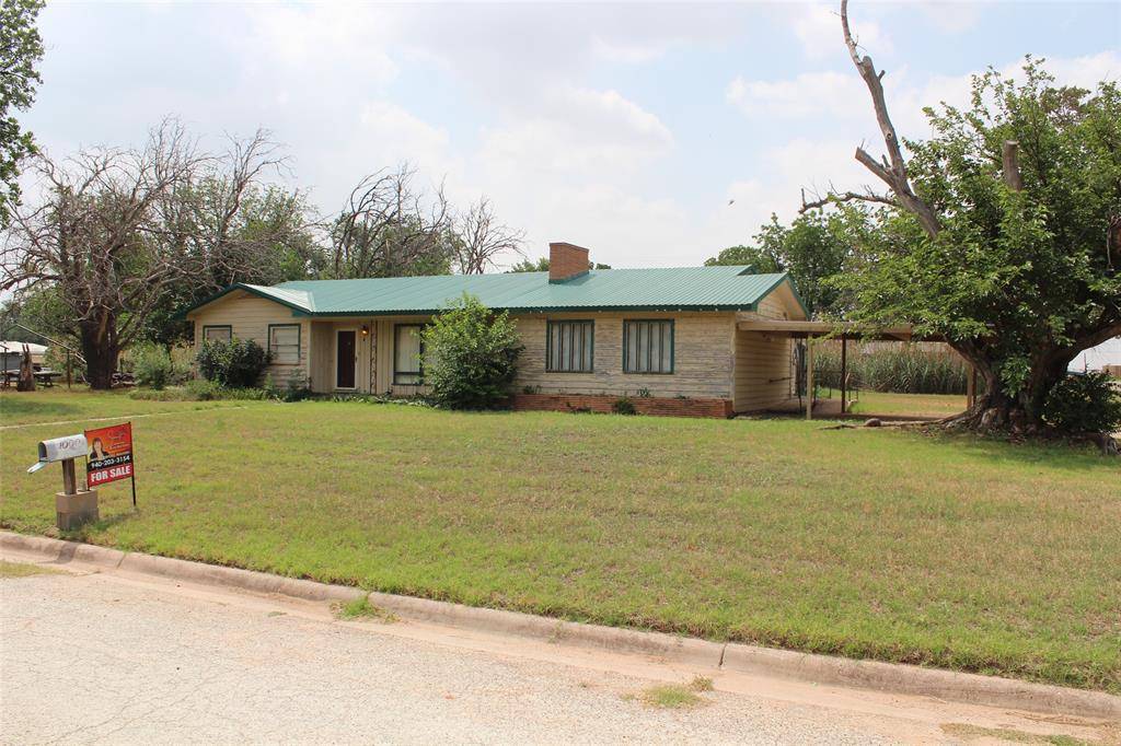 1001 SE 4th Street, Knox City, TX 79529