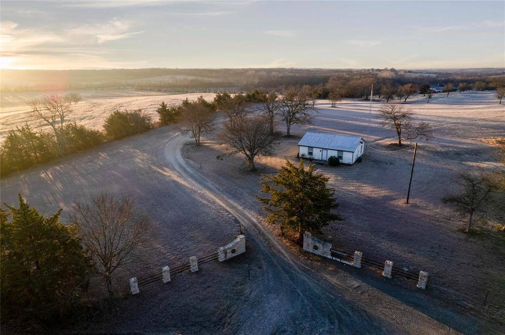 1922 Bethel Cannon Road, Whitewright, TX 75491