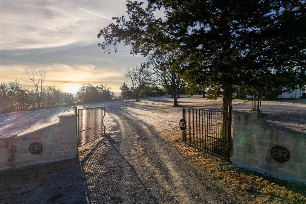 1922 Bethel Cannon Road, Whitewright, TX 75491