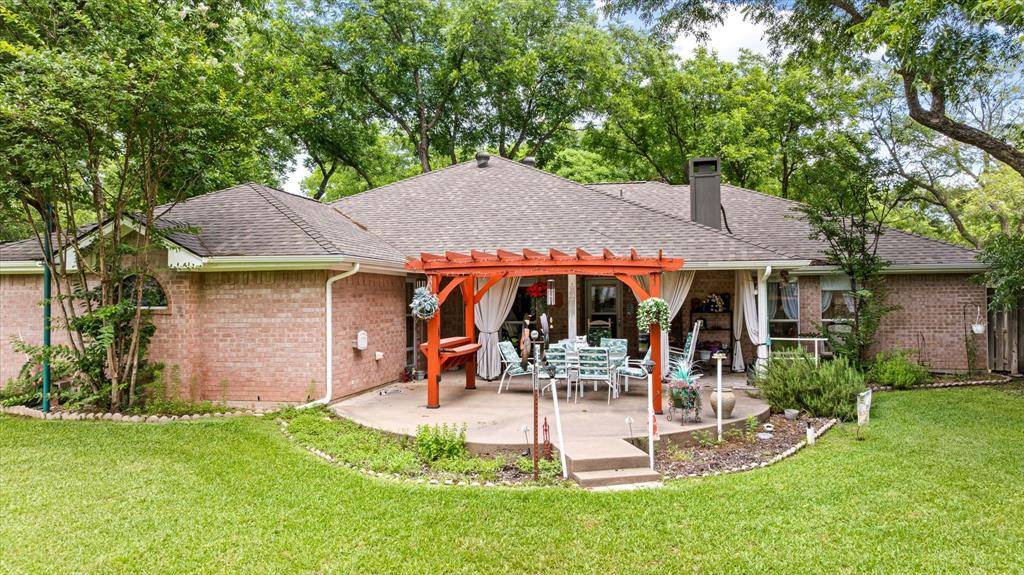 8912 Green Leaves Drive, Granbury, TX 76049