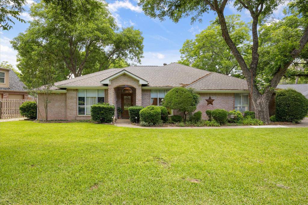 8912 Green Leaves Drive, Granbury, TX 76049