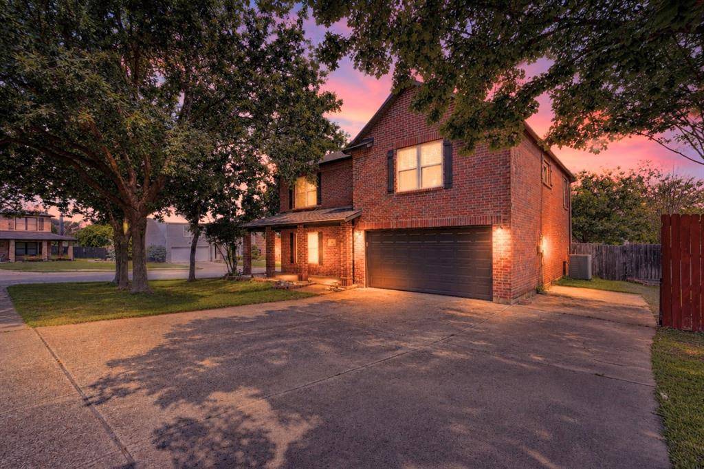 301 Cortland Circle, Roanoke, TX 76262