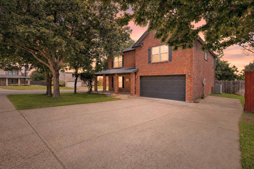 301 Cortland Circle, Roanoke, TX 76262
