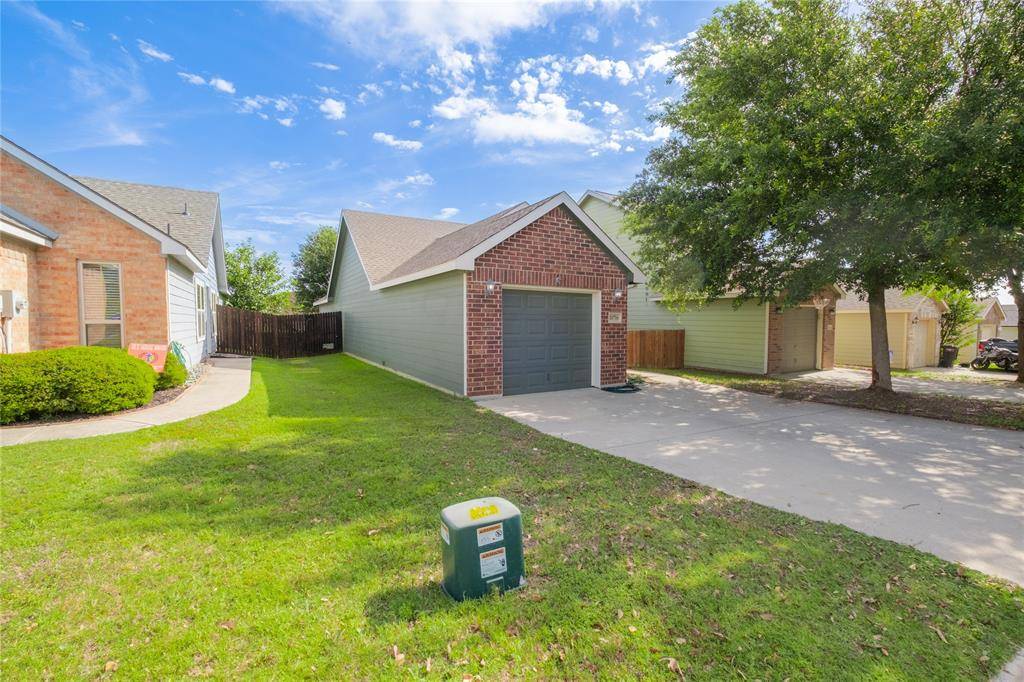 10716 Edgewest Terrace, Fort Worth, TX 76108