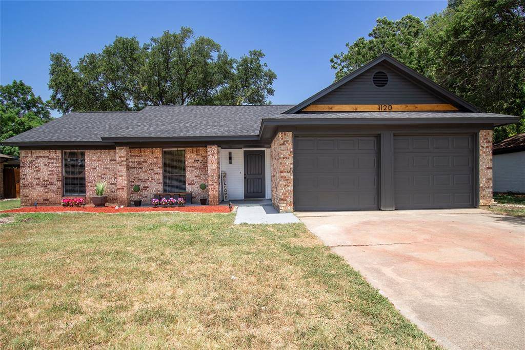 1120 S Timberline Drive, Benbrook, TX 76126