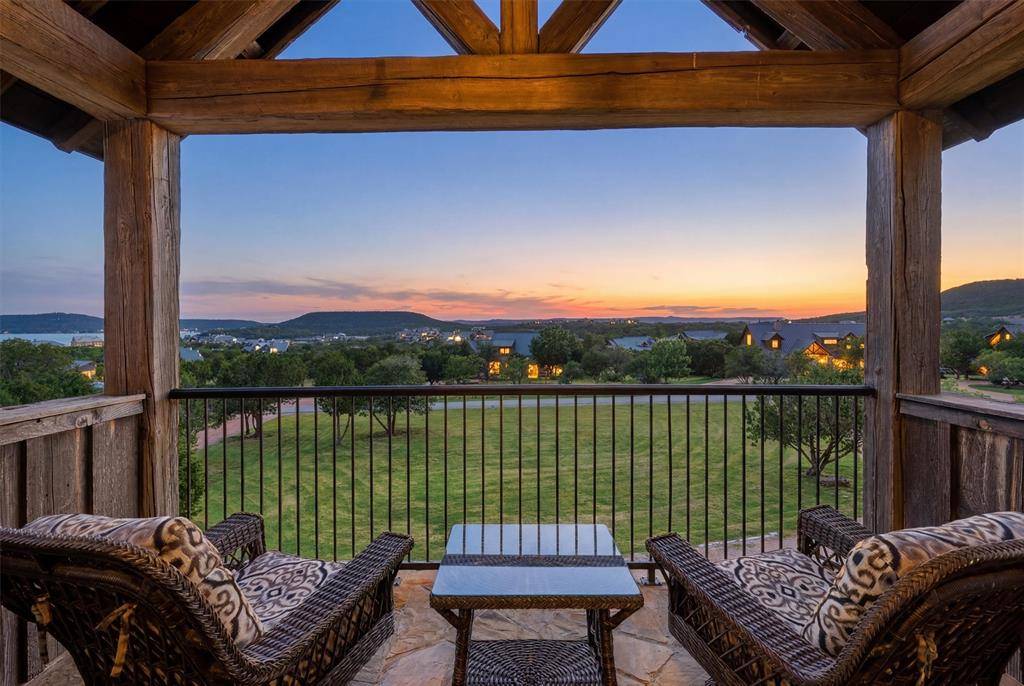 1046 Grandview Drive, Graford, TX 76449