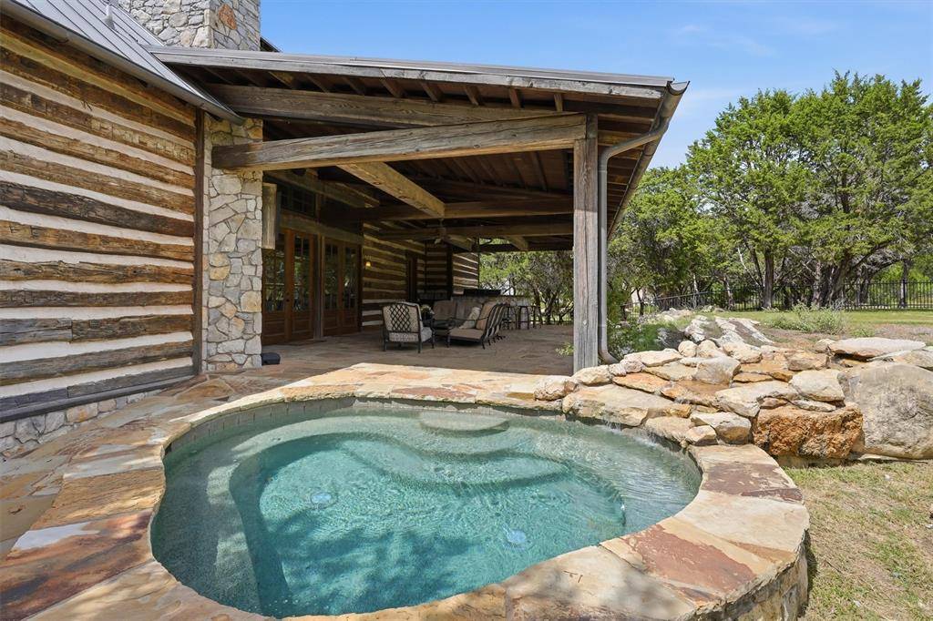1046 Grandview Drive, Graford, TX 76449