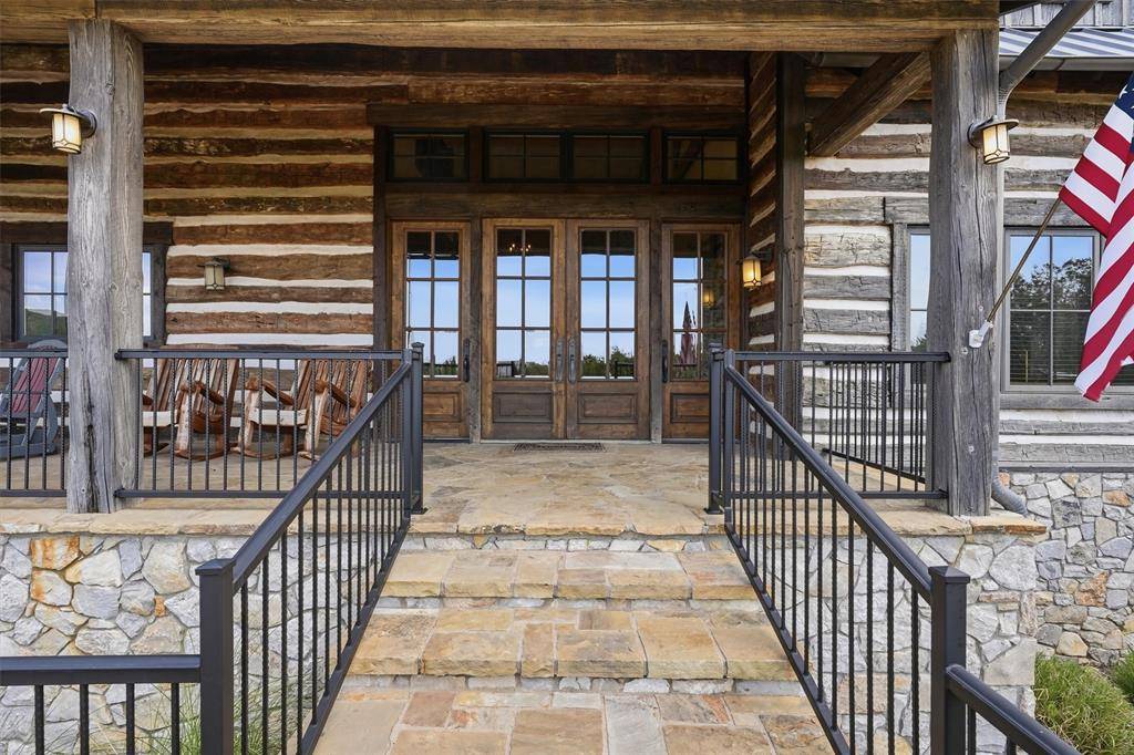 1046 Grandview Drive, Graford, TX 76449