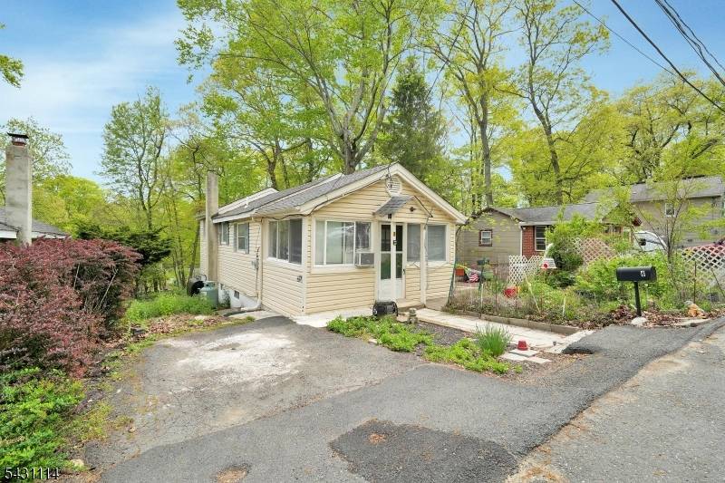8 Cornell Way, Hopatcong Boro, NJ 07843