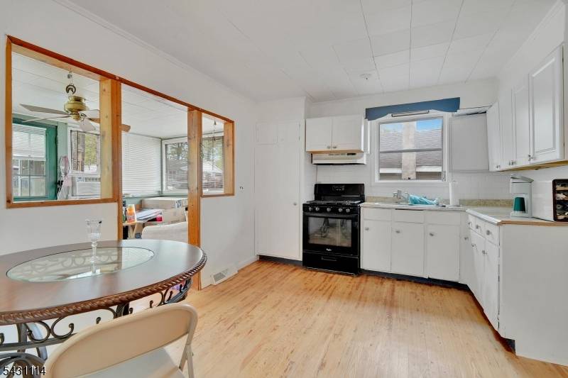 8 Cornell Way, Hopatcong Boro, NJ 07843