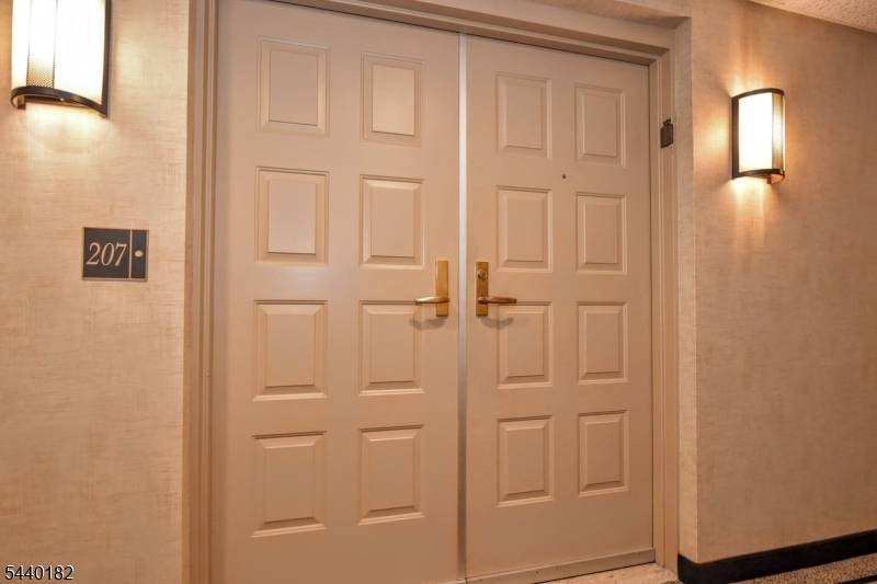 1360 Hamburg Tpke #207, Wayne Twp., NJ 07470