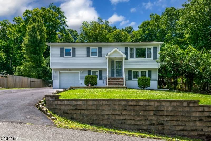88 Shore Rd, Green Twp., NJ 07821