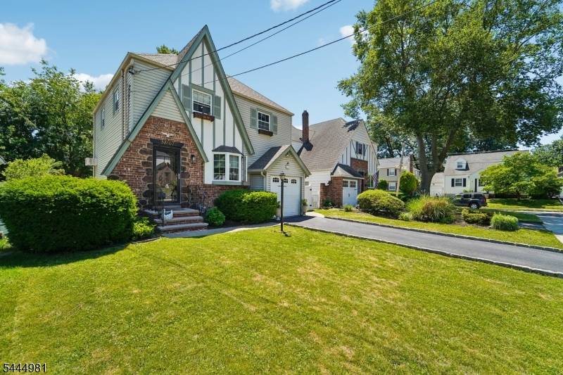 67 Marlboro Rd, Clifton City, NJ 07012