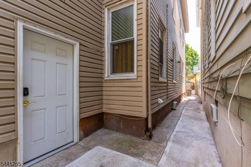 183 Graham ave, Paterson City, NJ 07508