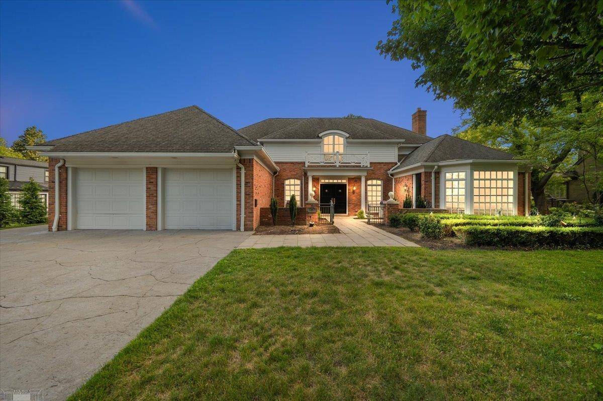161 Lothrop RD, Grosse Pointe Farms, MI 48236