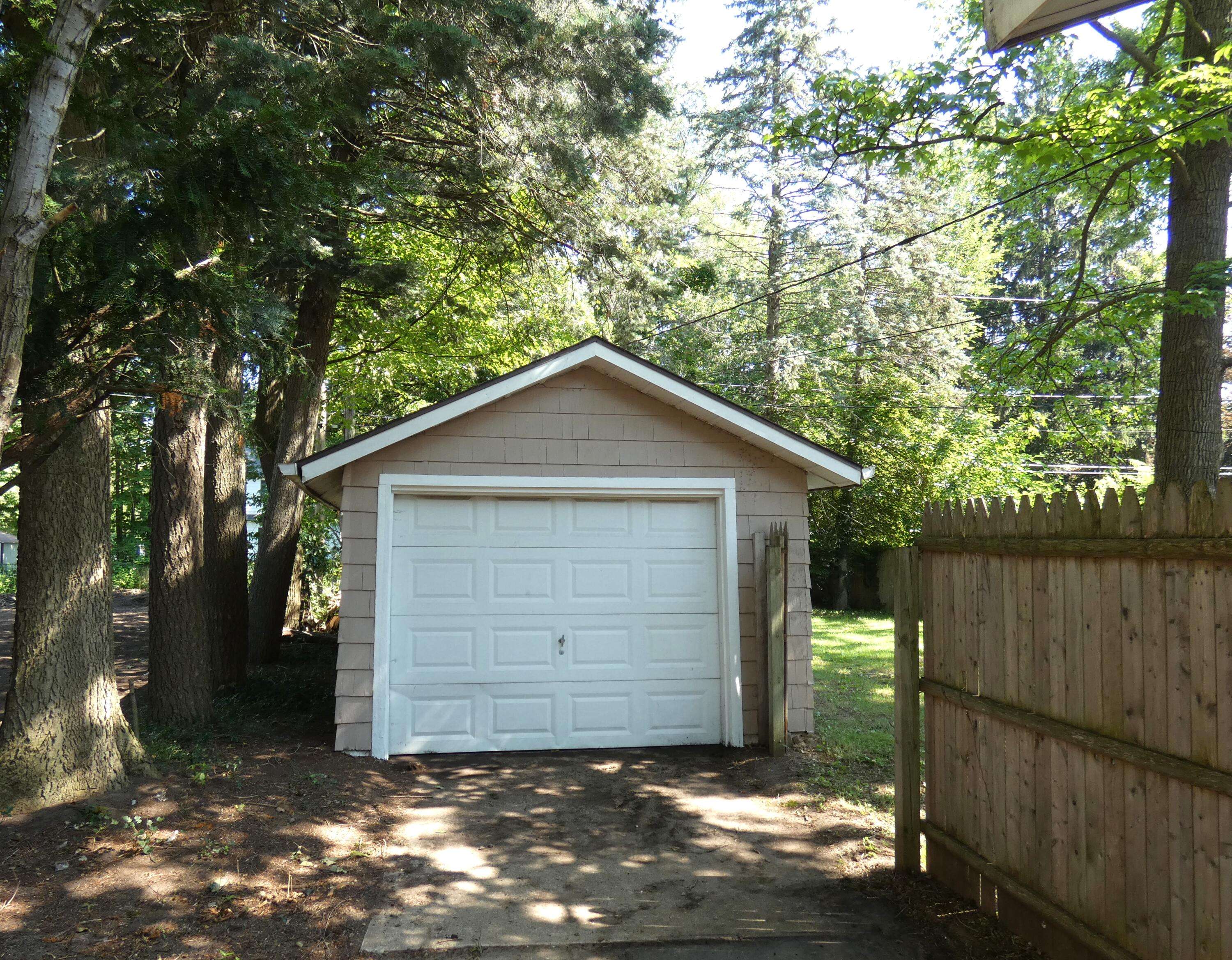 183 Searles AVE, Benton Harbor City, MI 49022