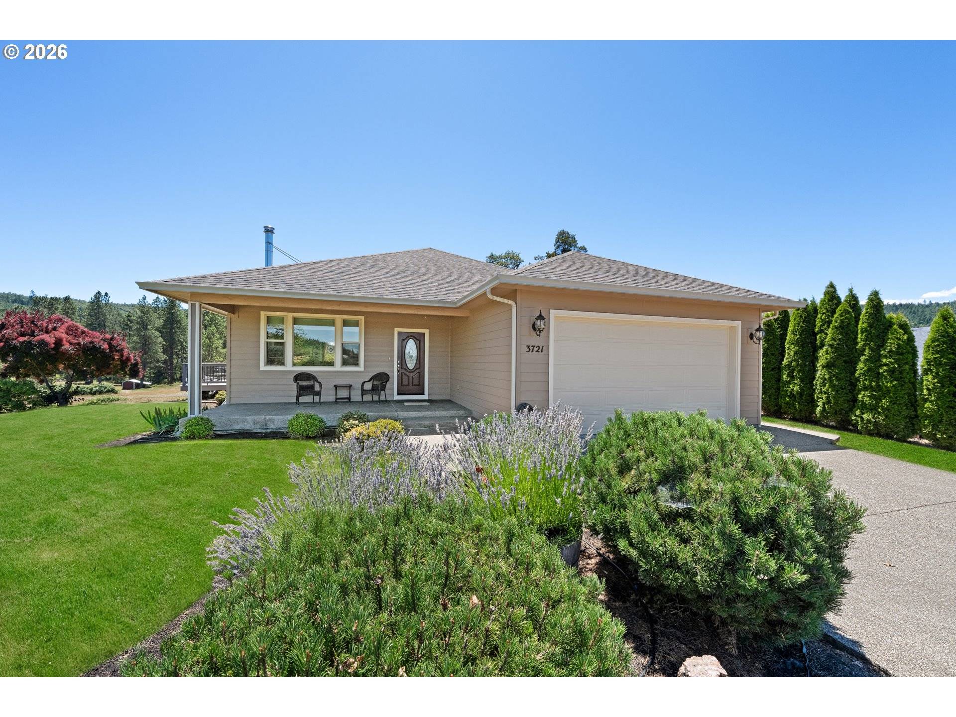 3721 COLONIAL RD, Roseburg, OR 97471