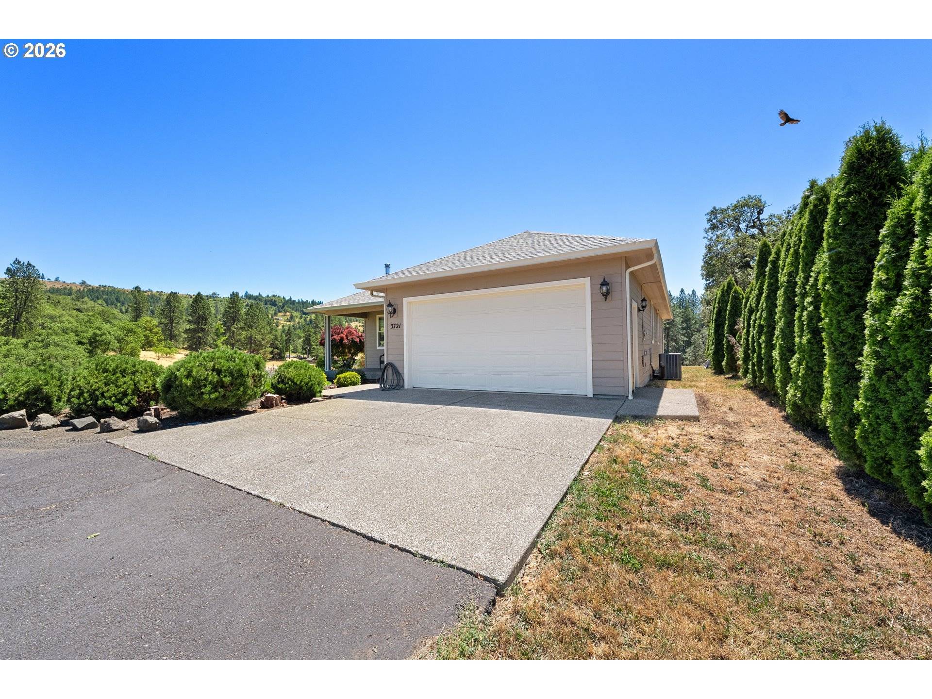 3721 COLONIAL RD, Roseburg, OR 97471