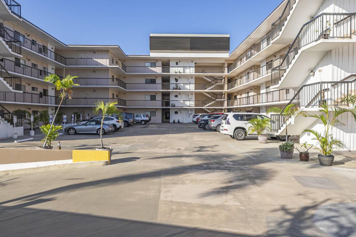 75-5719 KONA PLAZA #105, Kailua Kona, HI 96740