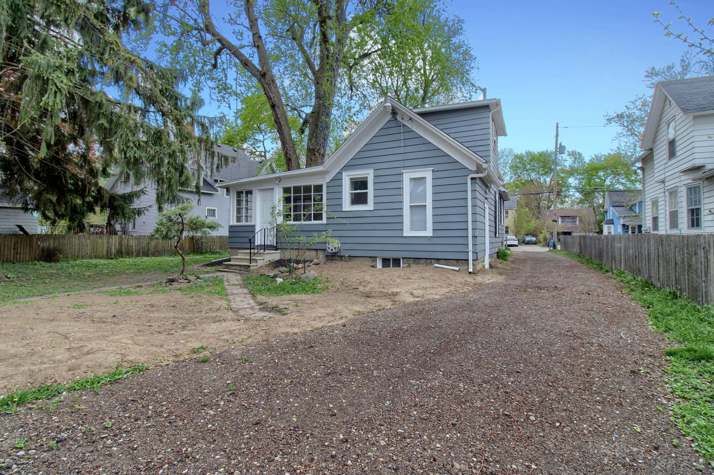 127 Bates ST, Jackson City, MI 49202