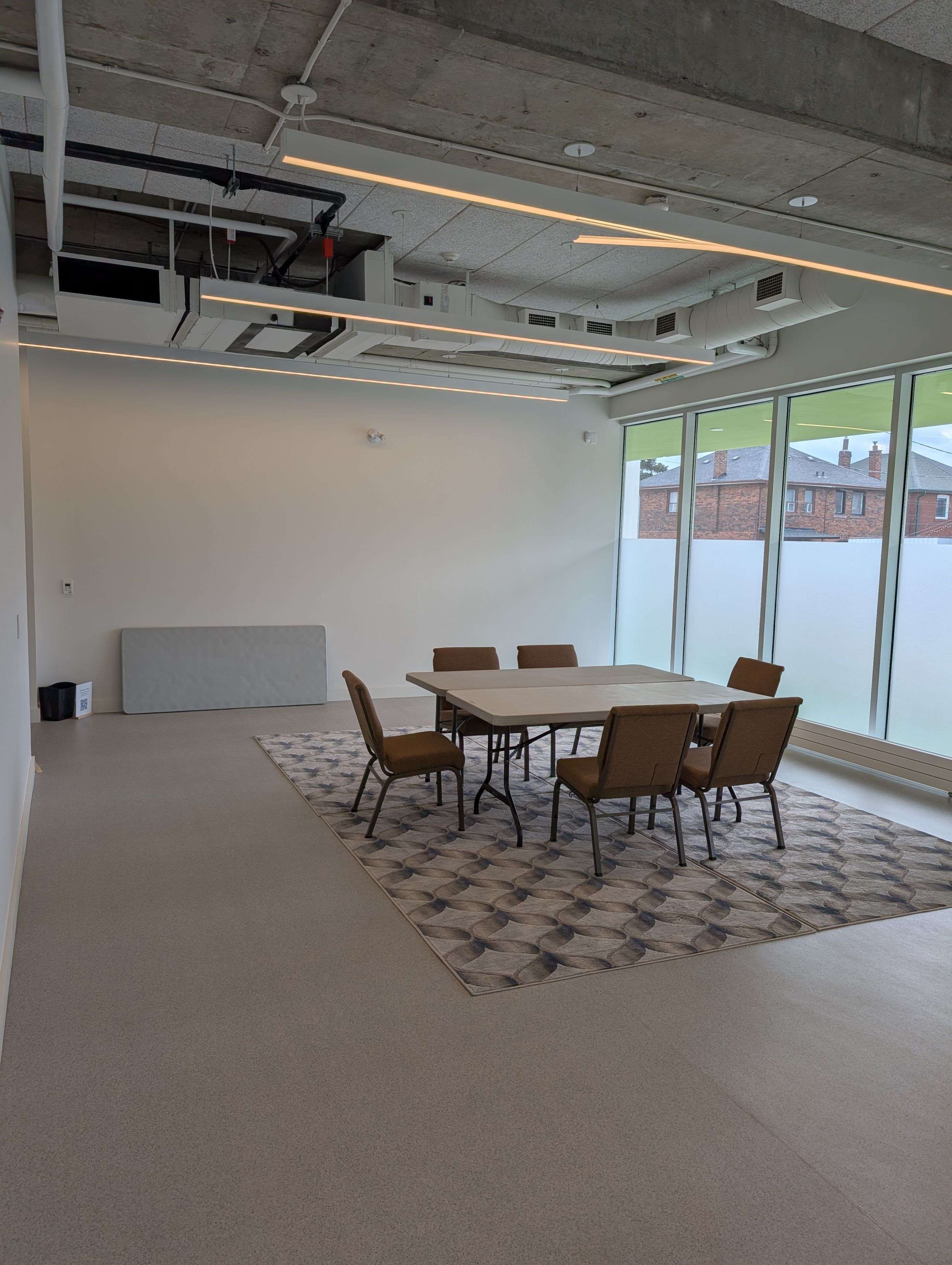 473 Oakwood AVE #(Main Level), Toronto C03, ON M6E 2W4