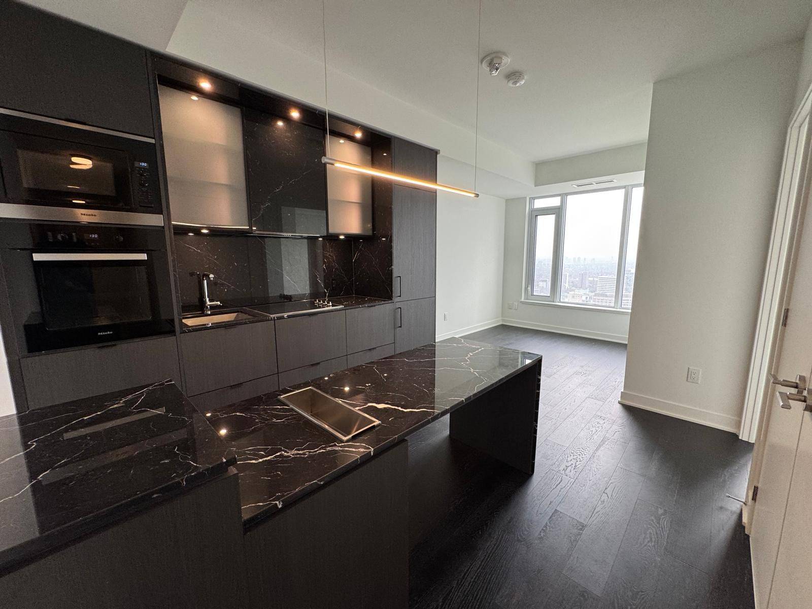 11 Yorkville AVE #4001, Toronto C02, ON M4W 1L2