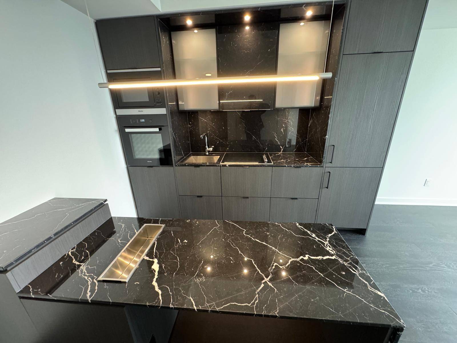 11 Yorkville AVE #4001, Toronto C02, ON M4W 1L2