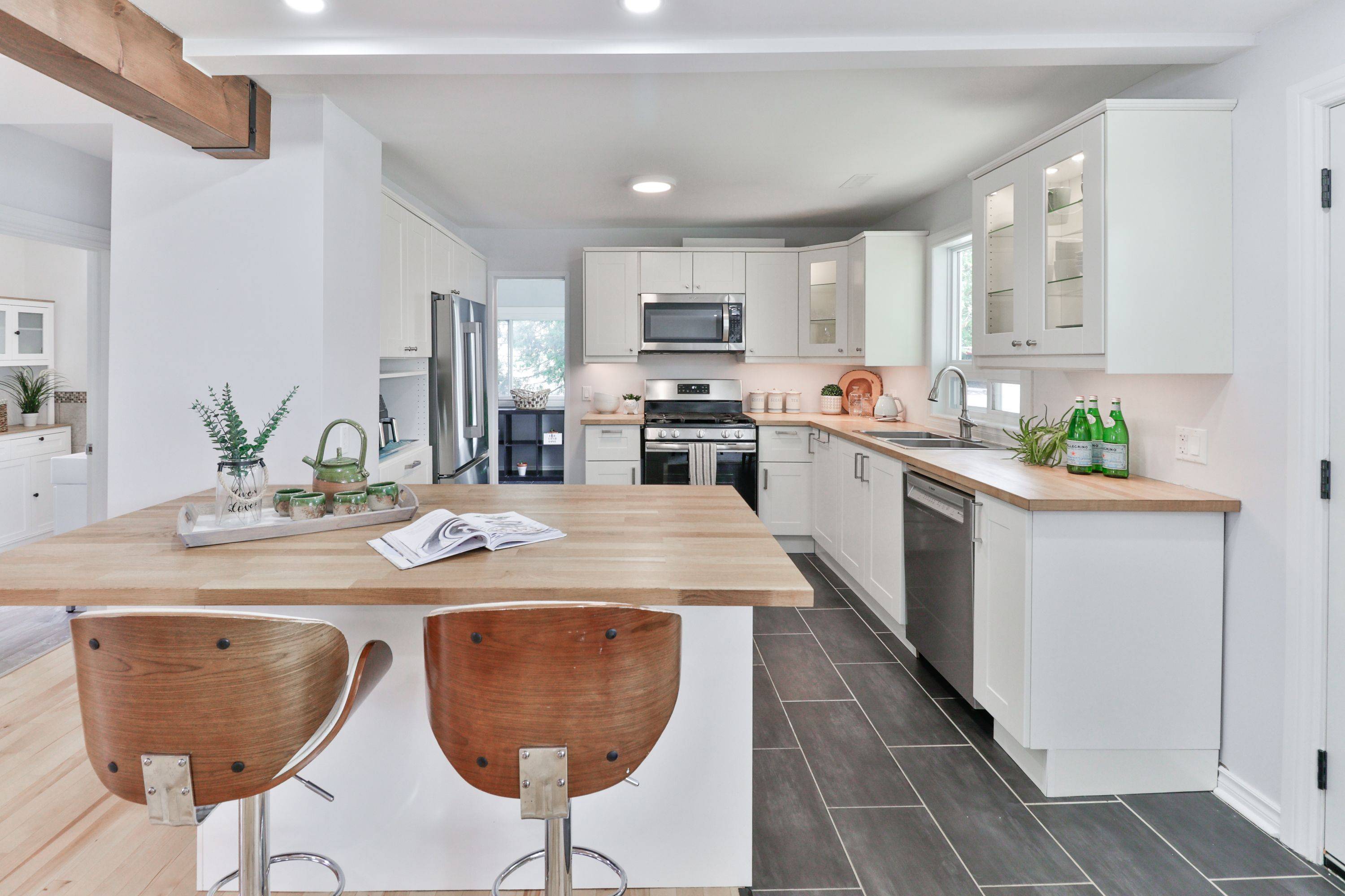 939 Corner AVE, Innisfil, ON L0L 1W0